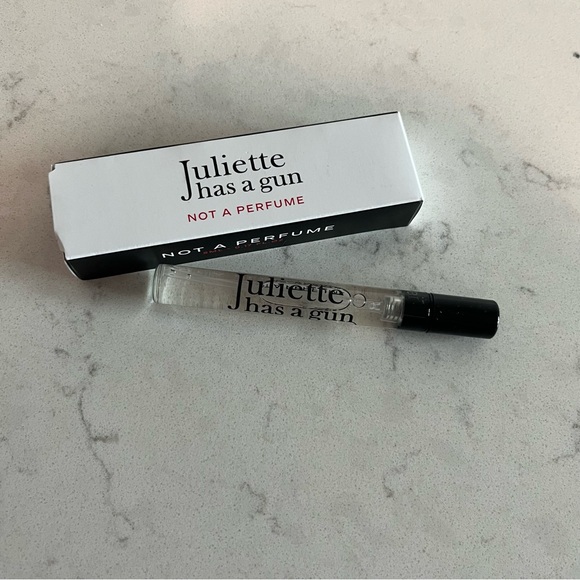 Juliette Has a gun
NOT A PERFUME 5ml New - Picture 1 of 2